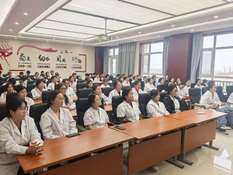 中医学院举办2026年职业教育周系列活动─ 藏医学专业职业规划专题讲座
